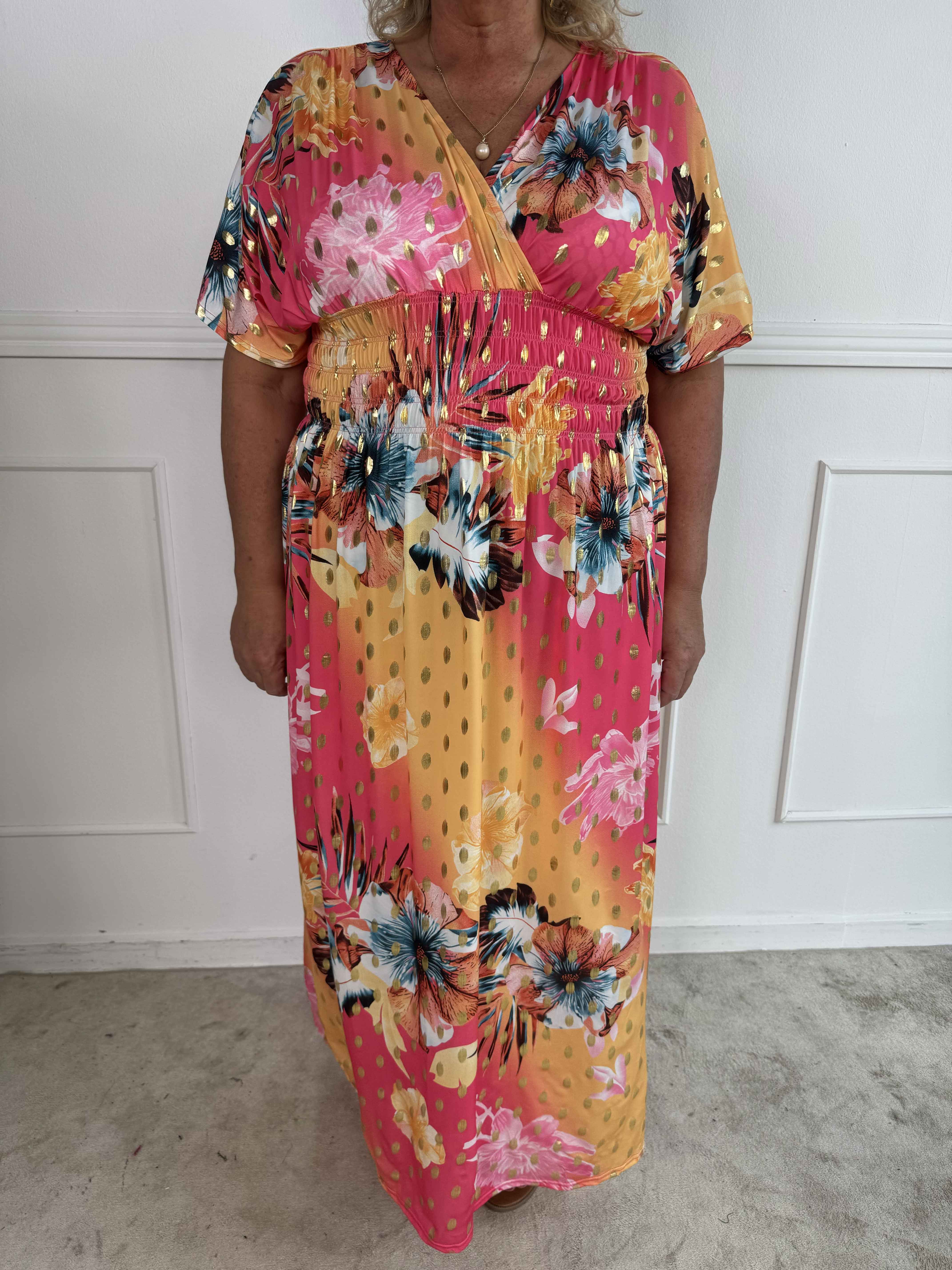 Pams Hawaii - Lång plus size klänning i stretchtyg med blommönster